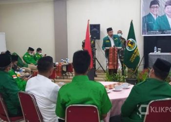 Ketua bidang pemenangan dapil DPP PPP, H. Hilman Ismail Matareum memberikan motivasi bagi kader