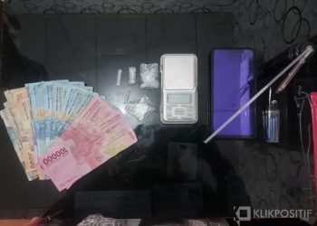 Barang bukti yang diamankan aparat dari terduga pengedar sabu