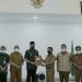 Wako Fadly Amran menerima penghargaan yang berhasil diraih Kota Padang Panjang