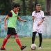 Pelatih Kepala Semen Padang FC Hendri Susilo saat memimpin latihan bersama di Riau