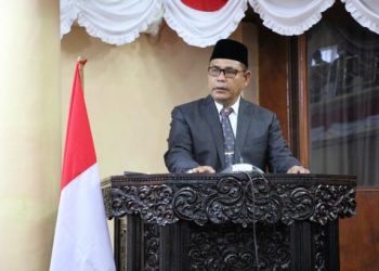 Bupati Solok, H. Epyardi Asda menyampaikan pidato pertama di DPRD kabupaten Solok