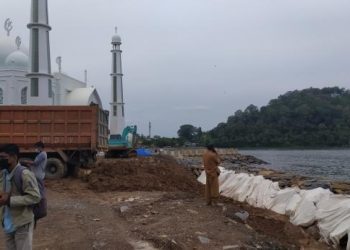 Proyek Abrasi Masjid Al Hakim Pantai Padang