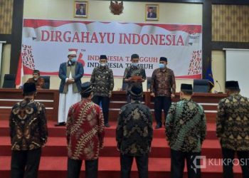 Asisten I Dafrul Pasi saat melantik Pengurus LDS Payakumbuh Periode 2021-2024