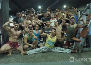 Foto Bersama Binaragawan Kota Padang usai melakukan latihan bersama di De Classic Fitnes