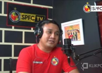 Manajer Semen Padang FC Effendy Syahputra saat mengisi acara Blak-Blakan di Channel YouTube Semen Padang FC TV