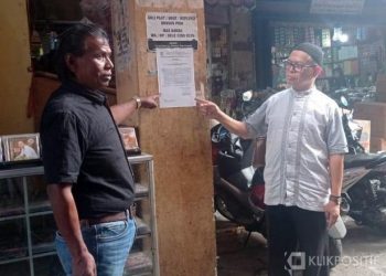 Ketua IP3, Esa Muhardanil menunjukkan SE yang dikeluarkan Sekdako Payakumbuh.