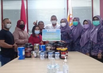 SPH Serahkan Donasi Suplemen dan Vitamin untuk Atlet Sumbar yang Akan Bertanding di PON XX Papua