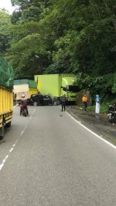 Laka Beruntun Jalan  Raya Padang Panjang-Bukittinggi Padang