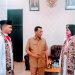 Flora Flesia Tanjung  Aditya Aprilio Maulana (Paskibraka Provinsi) bersama Bupati Pessel