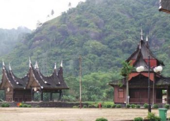 Surau yang dibangun di Belakang Museum Istano Basa Pagaruyung menjadi tempat beribadah dan kegiatan masyarakat.