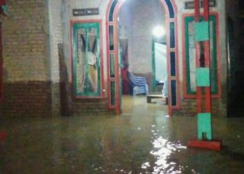 Kondisi banjir yang menggenangi sejumlah nagari di Rahul Tapan Pessel, hingga subuh