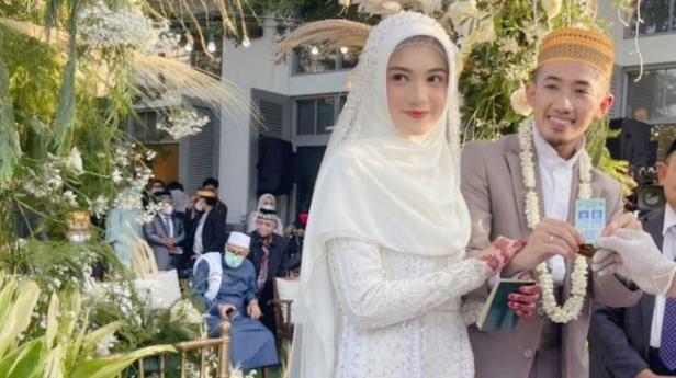 Ustaz Syam El Marusy resmi menikah dengan Jihan Salsabila.