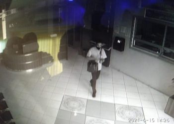 Aksi pencurian laptop di Kantor DPKD Pessel terekam CCTV