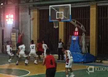 Tim basket putra Kota Payakumbuh saat tampil di Perbasi Cup II.