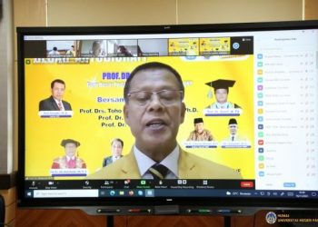 UNP Bedah Buku Autobiografi Guru Besar Pedagogik Keolahragaan