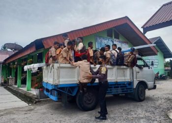 Antusias pelajar ikut vaksin