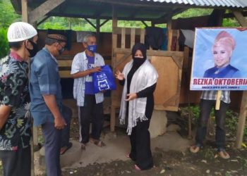 Rezka Oktoberia saat berkunjung ke Nagari Bukik Limbuku, Kecamatan Harau, Kabupaten Lima Puluh Kota.