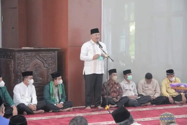 Wali Kota Solok, H.Zul Elfin Umar membuka peresmian Masid Nurul Hidayah Banda Panduang.(Prokomp)