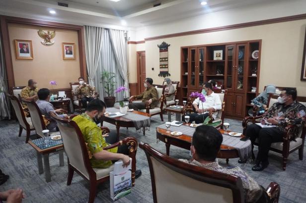 Andre Rosiade bersama lima kepala daerah di Sumbar melakukan pertemuan dengan Menkes Bufi Gunadi.