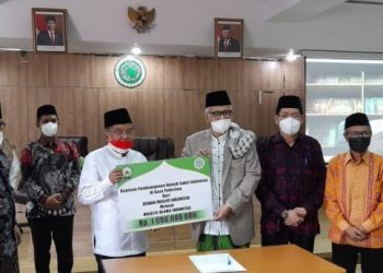 Dewan Masjid Indonesia (DMI) menyalurkan bantuan Rp 1 miliar untuk Rumah Sakit Indonesia Hebron (RSIH) di Palestina,