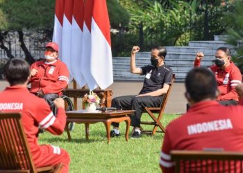 Presiden Joko Widodo saat menerima kontingen Indonesia yang berlaga di Paralimpiade Tokyo 2020, di Istana Bogor, Jabar, Jumat (17/09/2021) pagi