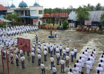 Wakil Wali Kota Solok, Dr. Ramadhani Kirana Putra memberikan motivasi pada pelajar SMA 1 Kota Solok