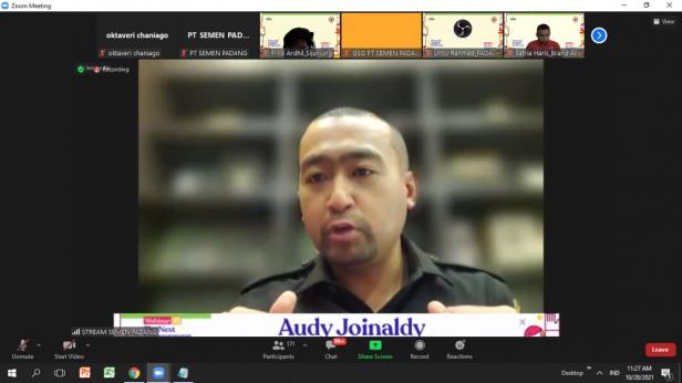 Tangkapan layar zoom webinar kerirausahaan yang dihadiri Wagub Sumbar Audy Joinaldy. Webinar tersebut digelar PT Semen Padang dalam rangka Memperingati Hari sumpah Pemuda, Kamis (28/10/2021).