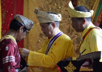 Dr Ir. Gatot Kustyadji, SE, MSi diberikan gelar Tuanku Besar Pendekar Raja oleh Daulat yang Dipertuan Rajo Alam Minangkabau Pagaruyuan SM Taufiq Thaib, SH