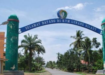 Gerbang kawasan KTM Lunang Silaut