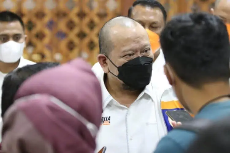 Ketua DPD RI Ajak Masyarakat Awasi Distribusi Minyak Goreng di Jawa Timur