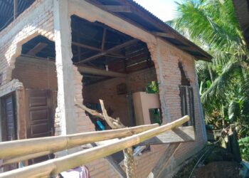 Rumah warga yang rusak akibat gempa Pasaman (Istimewa)