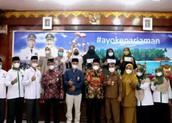 Ratusan Mahasiswa Pariaman mendapat beasiswa