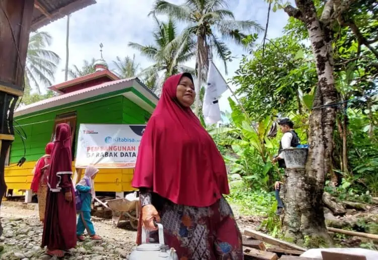 Berseri, kaum ibu memasak untuk syukuran persemian surau Lubuk Kupik di Nagari Garabak Data, Kabupaten Solok.(Ist)