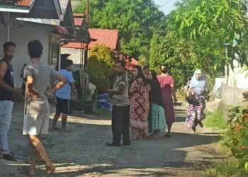 warga keluar rumah saat gempa pasbar, Juamat pagi