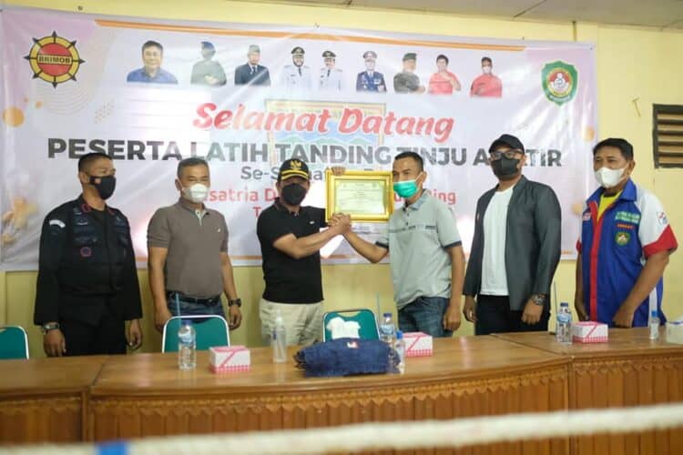 Wawako Asrul Buka Latih Tanding Tinju Amatir Se-Sumbar