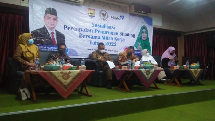 kegiatan sosialisasi BKKBN Sumbar beserta Aanggota DPR RI komisi lX tentang percepatan penurunan angka stunting.