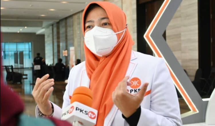 Ketua DPP PKS Bidang Perempuan dan Ketahanan Keluarga (BPKK) Dr Kurniasih Mufidayati