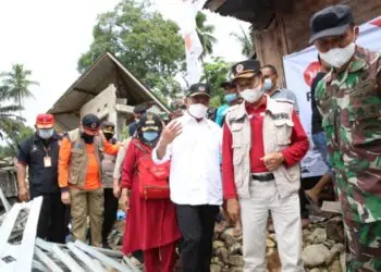 Menko PMK Muhadjir Effendy tinjau Pasaman Barat pasca Gempa 6,2 SR