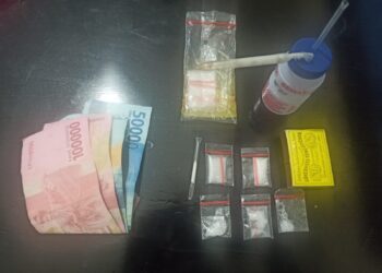 Barang bukti sabu dan lainnya diamankan petugas dari seorang pria di Nagari Talang,Kabupaten Solok.(Ist)