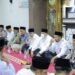 Wagub Sumbar, Audy Joinaldy bersama Wako dan Wawako Solok saat safari ramadan di Masjid At Tauhid, Kota Solok.