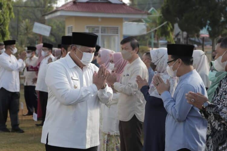 Wali Kota Solok, H. Zul Elfian Umar saat silaturahmi jelang bulan puasa.(Prokomp)