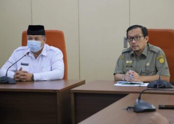 Wali Kota Solok, Zul Elfian Umar saat audiensi dengan Sekretaris Badan Penelitian dan Pengembangan Pertanian (Balitbangtan), Dr. Haris Syahbuddin.(Prokomp)