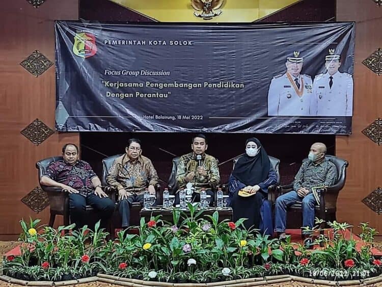 Pemerintah Kota Solok melakukan FGD soal peningkatan pendidikan di Sumbar bagian selatan bersama para perantau dan pemerhati pendidikan di Jakarta.(Prokomp)