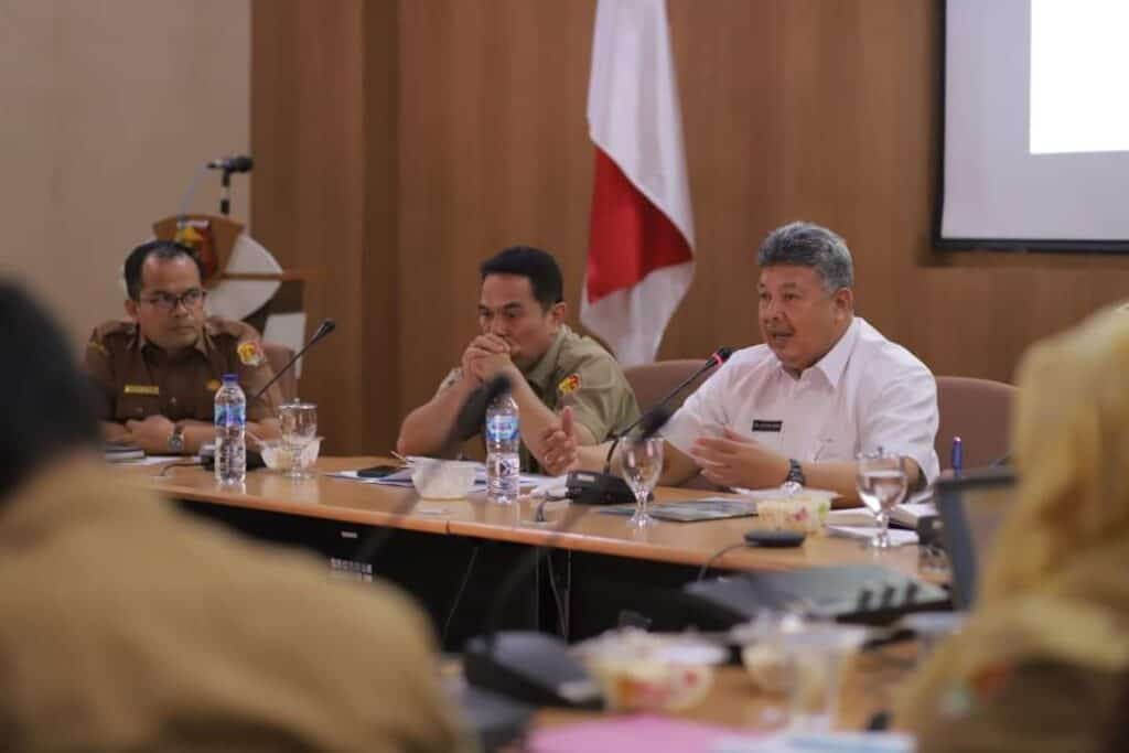 Wali Kota Solok, H. Zul Elfian Umar saat rapat persiapan Rang Solok Baralek Gadang.(Prokomp)