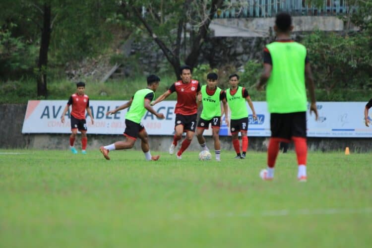 Rudi Doank, salah satu pemain yang dipertahankan Semen Padang/semenpadangfc