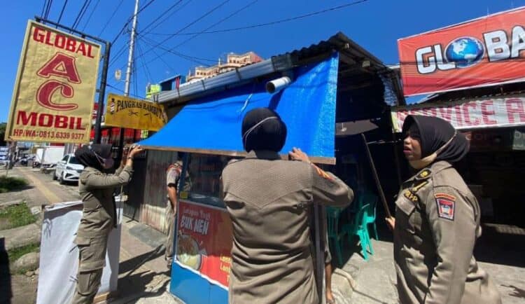 penertiban lapak pkl di Padang