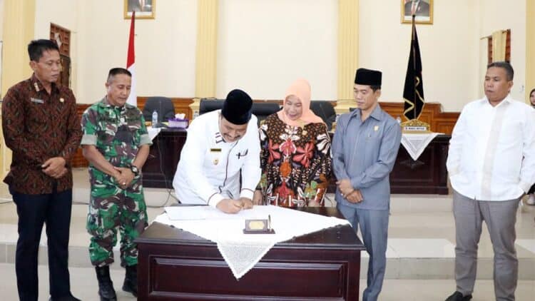 DPRD Pariaman sahkan 3 ranpenda