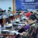 Wako Solok, H. Zul Elfian Umar mengikuti jalannya High Level Meeting terkait pengendalian inflasi bersama Gubernur Sumbar.(Prokomp)