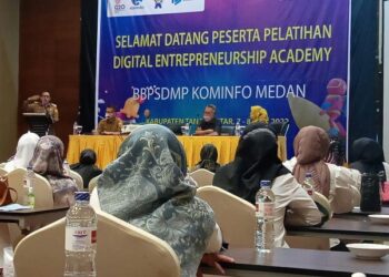 Bupati Eka Putra membuka Pelatihan DEA di Batusangkar