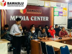 Bawaslu melibatkan Panwascam dalam pembahasan produk hukum Pemilu.